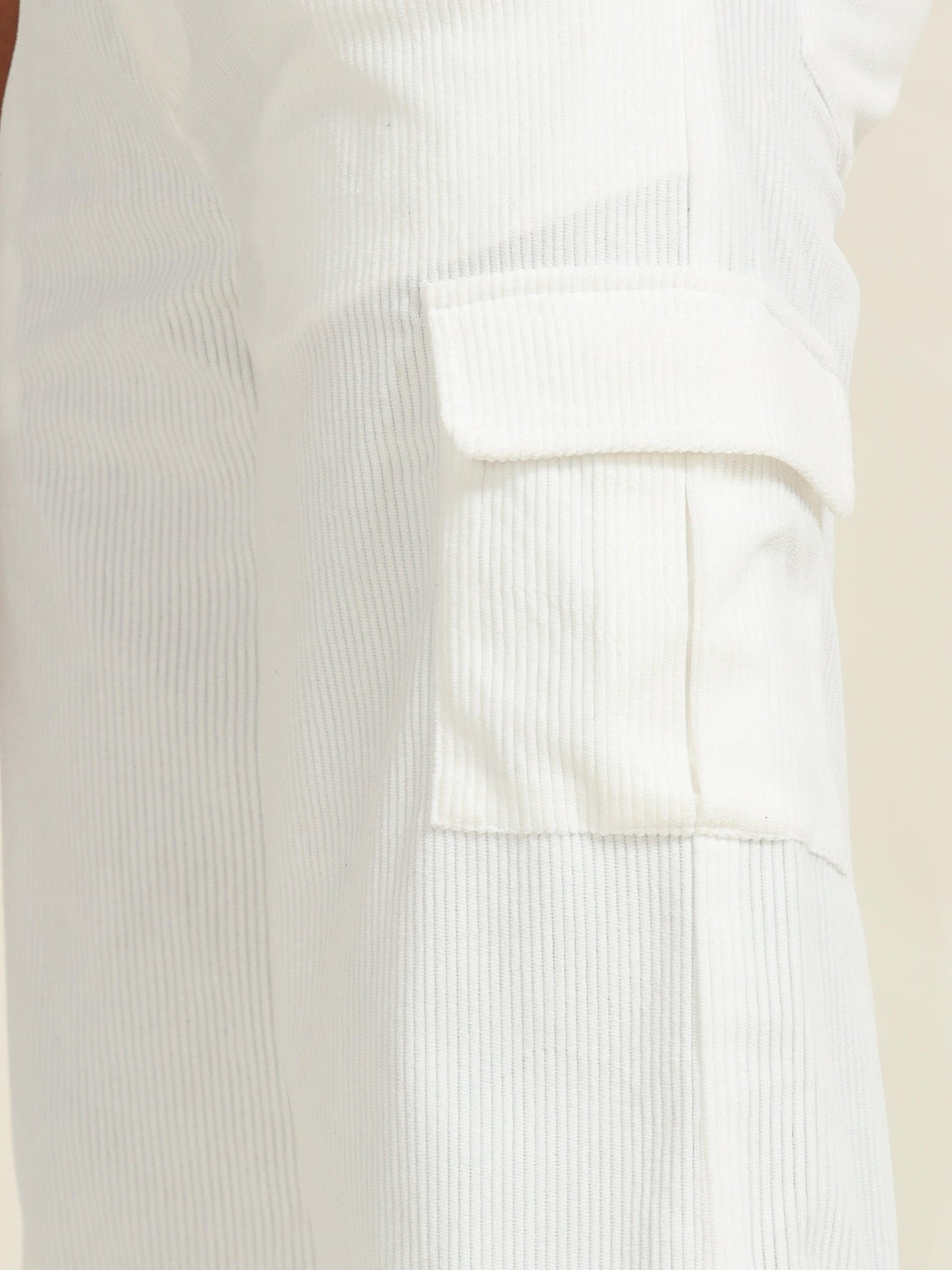 White Loose-Fit Cargo – The Ultimate Blend of Comfort & Utility - D&K LUXUR