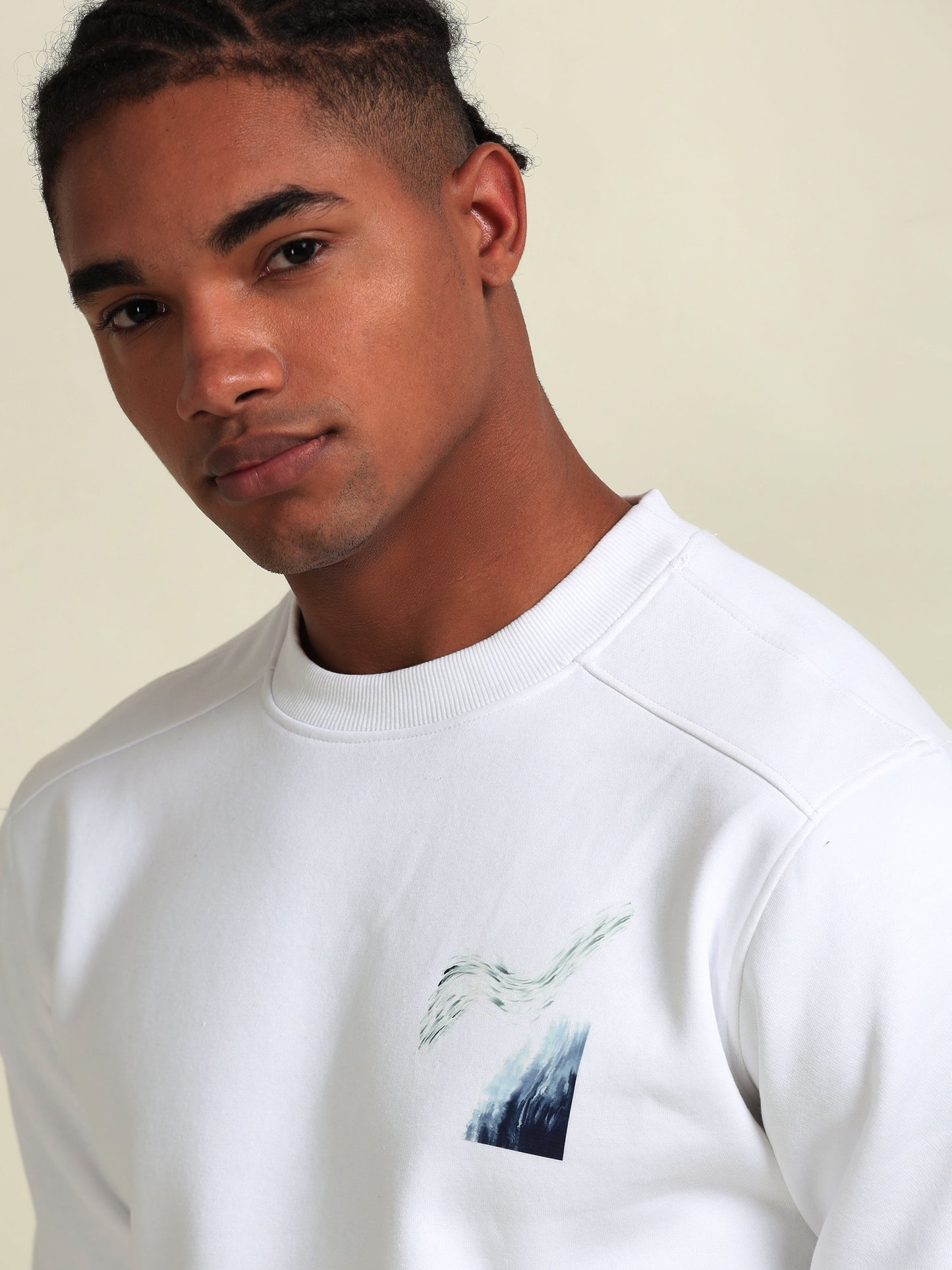 Wavy Pattern White Sweatshirt – Oversized Fleece for Casual Comfort - D&K LUXUR
